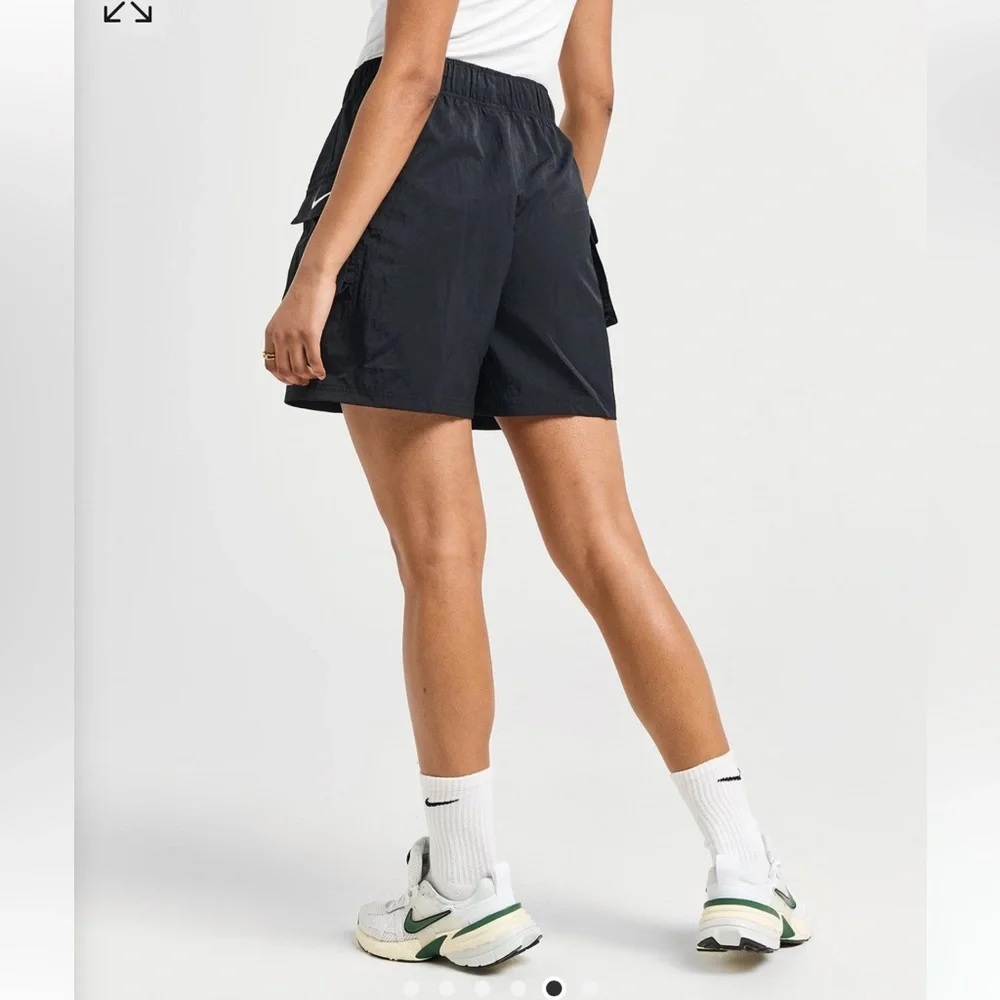 Nike Phoenix Woven Cargo Shorts XS‎ - Picture 4 of 7